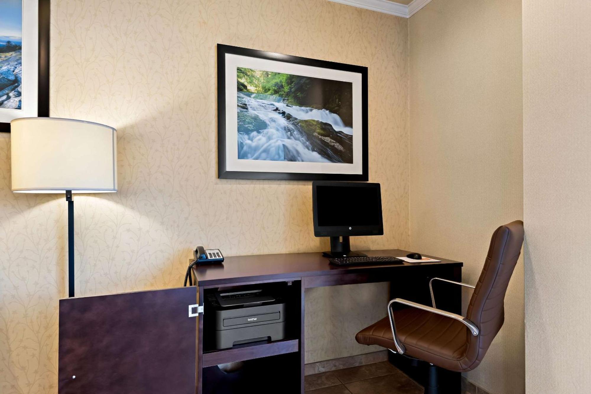 Comfort Inn & Suites Creswell Eksteriør billede