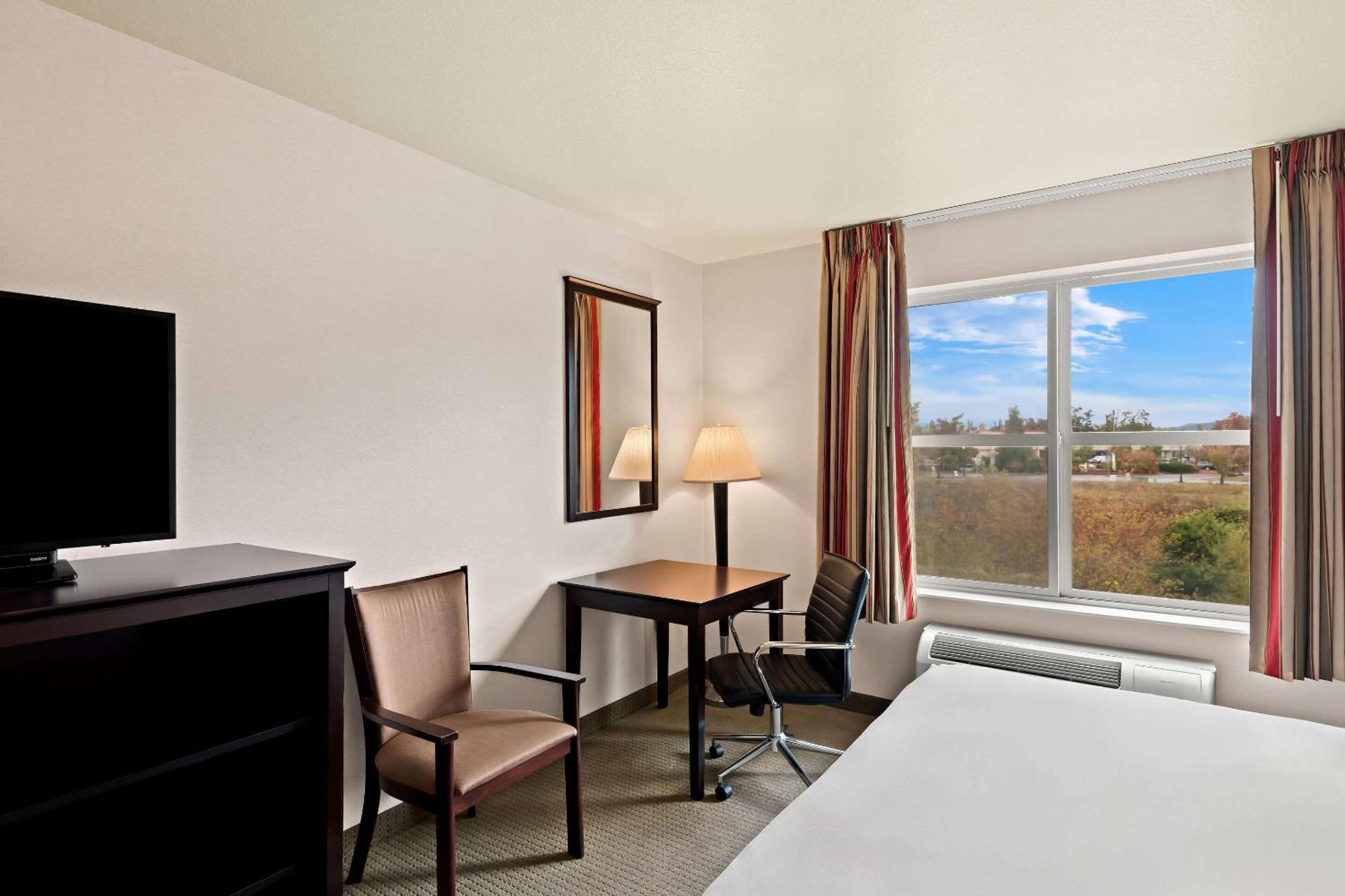 Comfort Inn & Suites Creswell Eksteriør billede